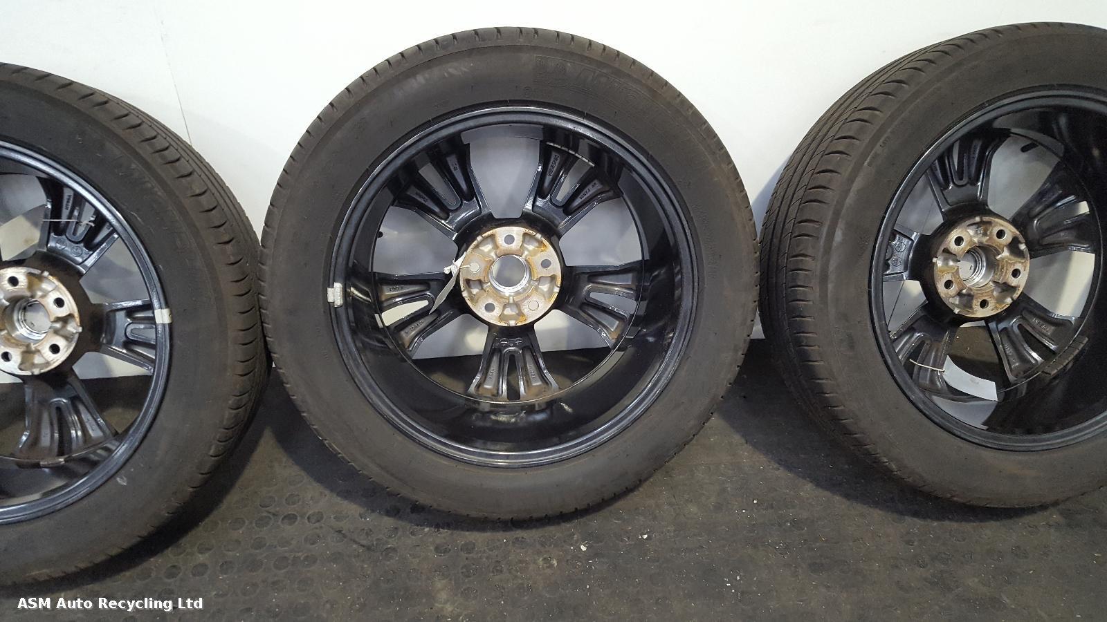 View Auto part Wheel Set Nissan Qashqai 2019