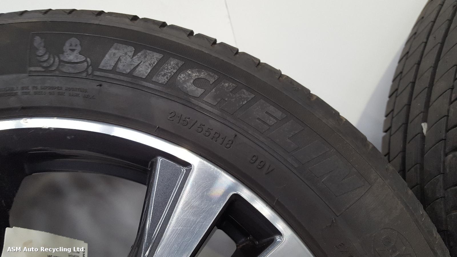 View Auto part Wheel Set Nissan Qashqai 2019
