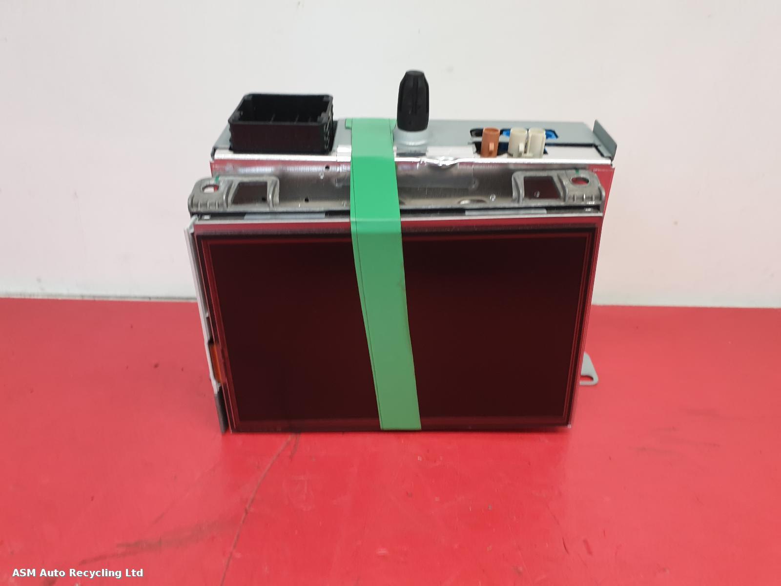 View Auto part Radio Display Peugeot 208 2019