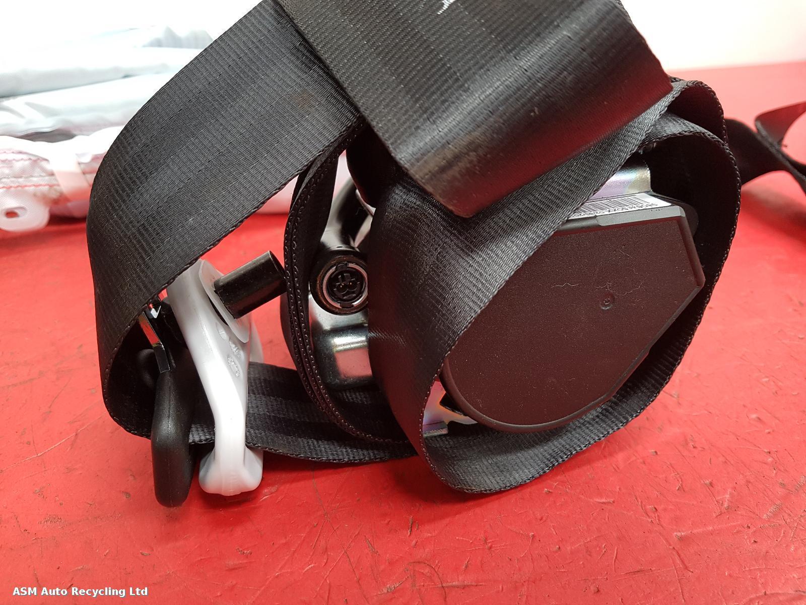 View Auto part Airbag Kit Peugeot 208 2019