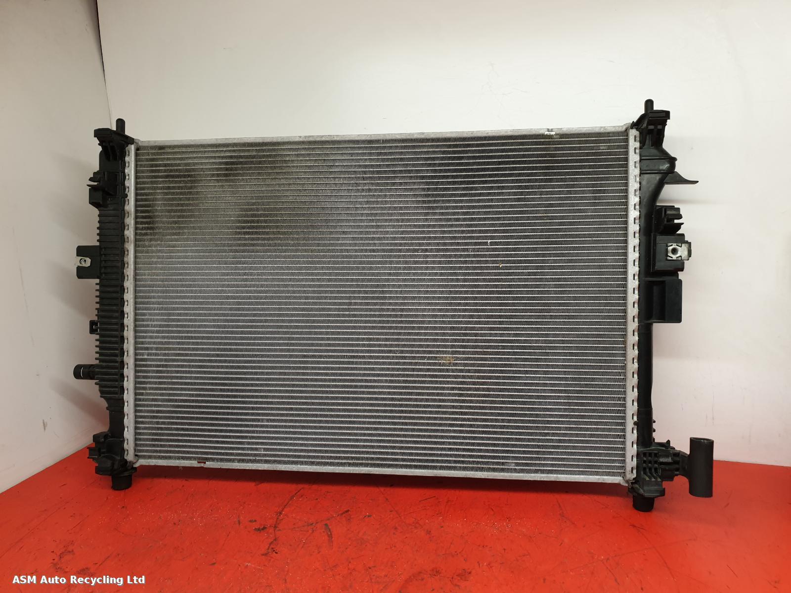 View Auto part Radiator Vauxhall Insignia 2020