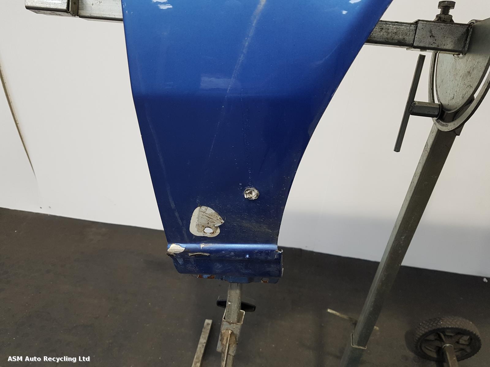 View Auto part R Wing Renault 5  1990