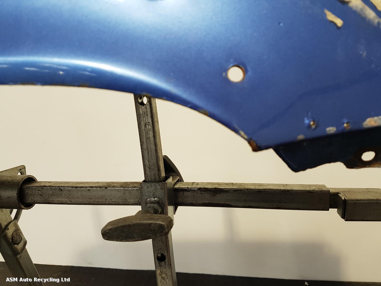 View Auto part R Wing Renault 5  1990