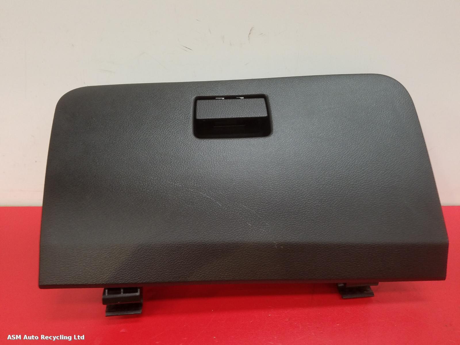 View Auto part Glove Box Suzuki Baleno 2017