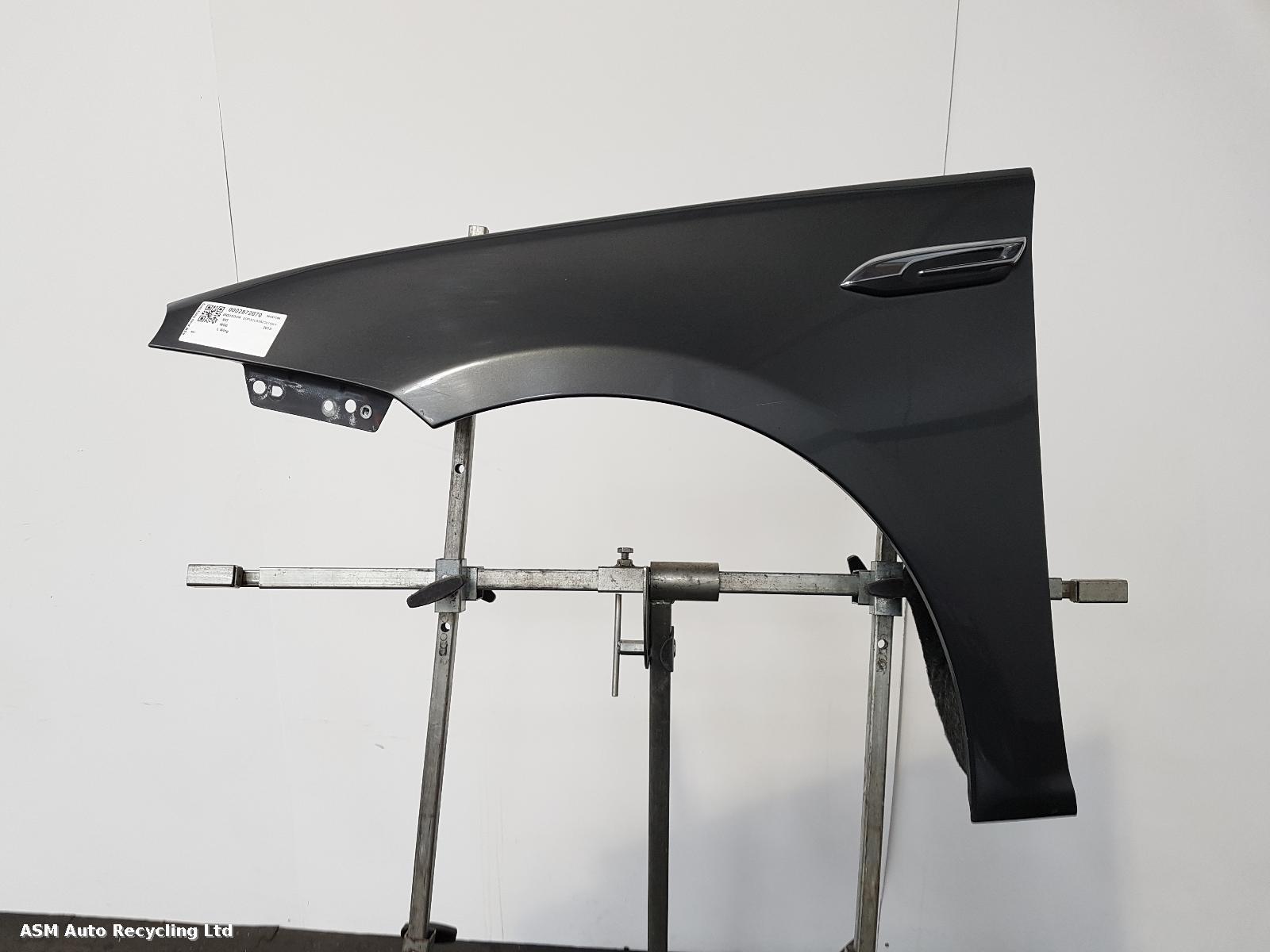 View Auto part L Wing Mg Mg6 2015