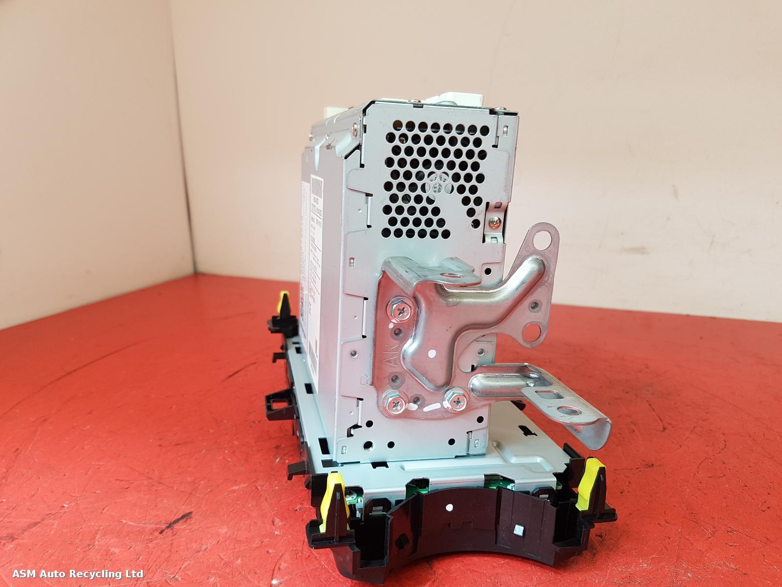 View Auto part Radio Display Toyota Yaris 2015