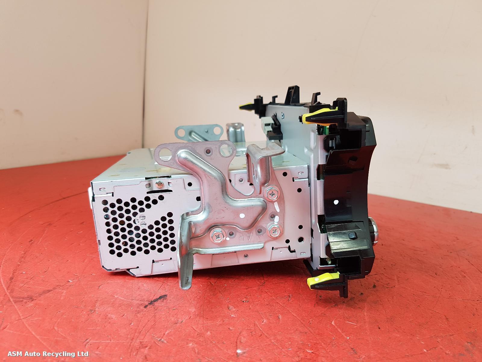 View Auto part Radio Display Toyota Yaris 2015