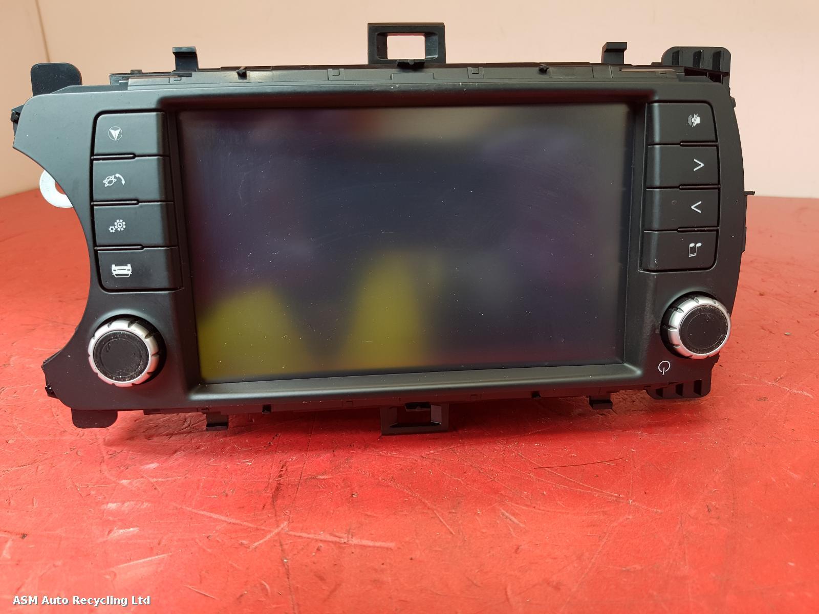 View Auto part Radio Display Toyota Yaris 2015