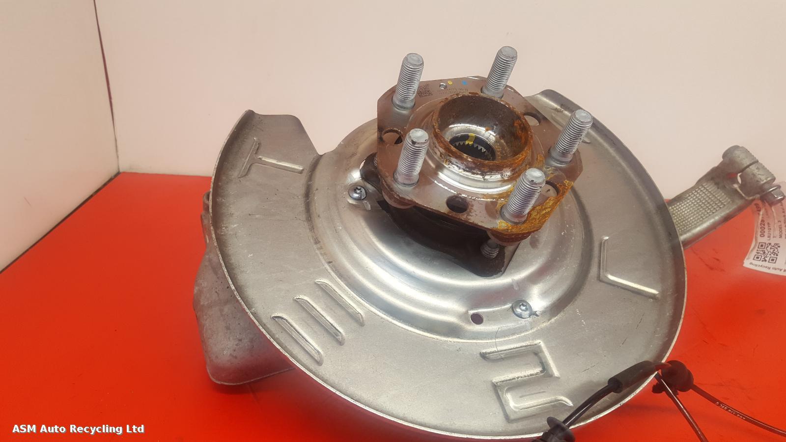View Auto part RF Hub/Stub Axle Assembly Tesla Model 3 2021
