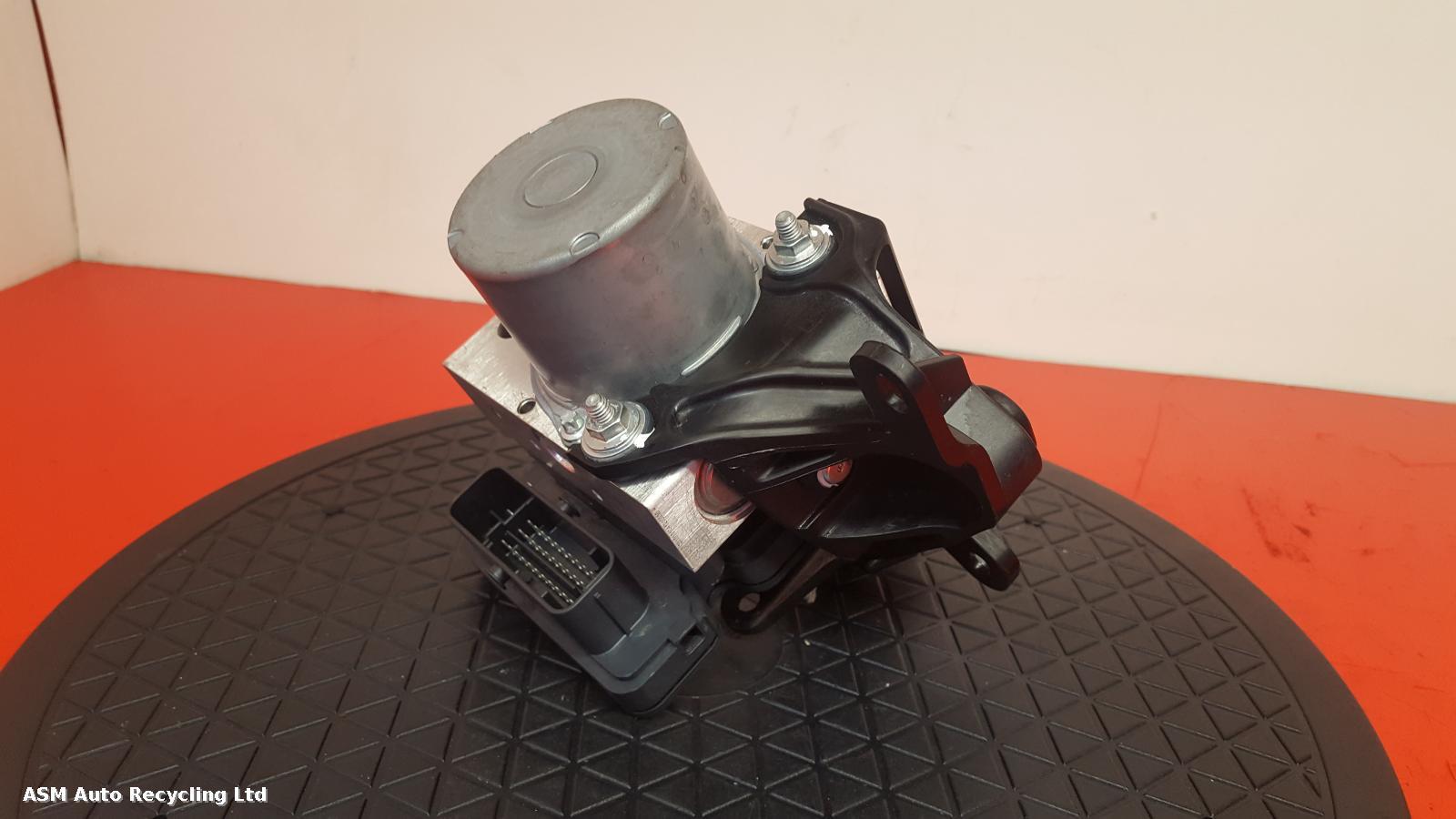 View Auto part ABS Pump/Modulator Tesla Model 3 2021