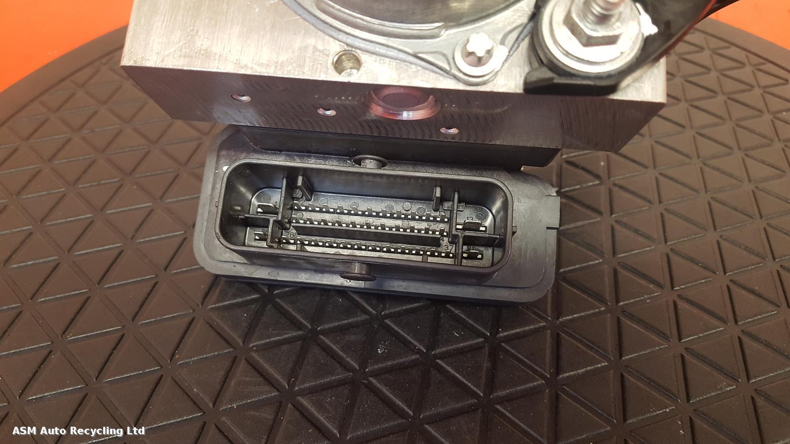 View Auto part ABS Pump/Modulator Tesla Model 3 2021