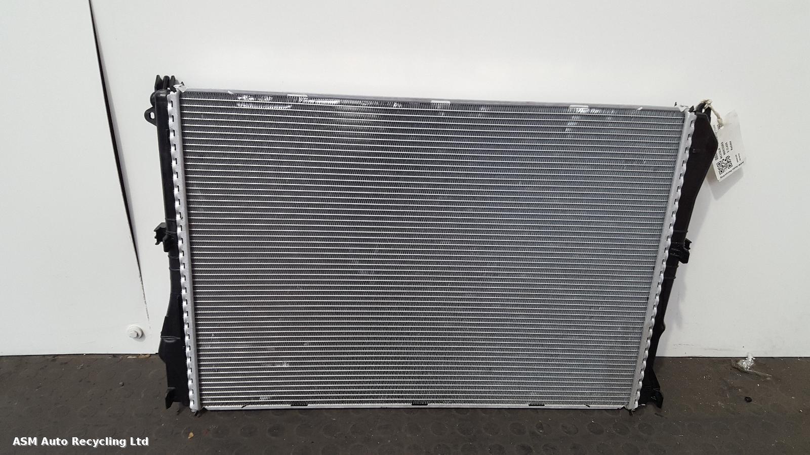 View Auto part Radiator Mercedes E Class 2021