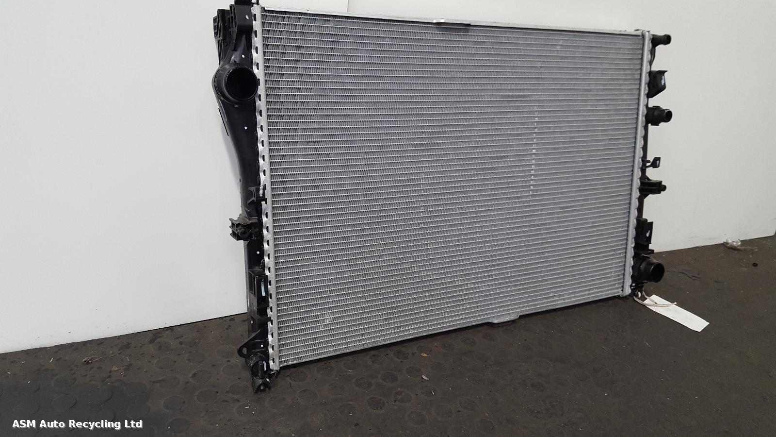 View Auto part Radiator Mercedes E Class 2021