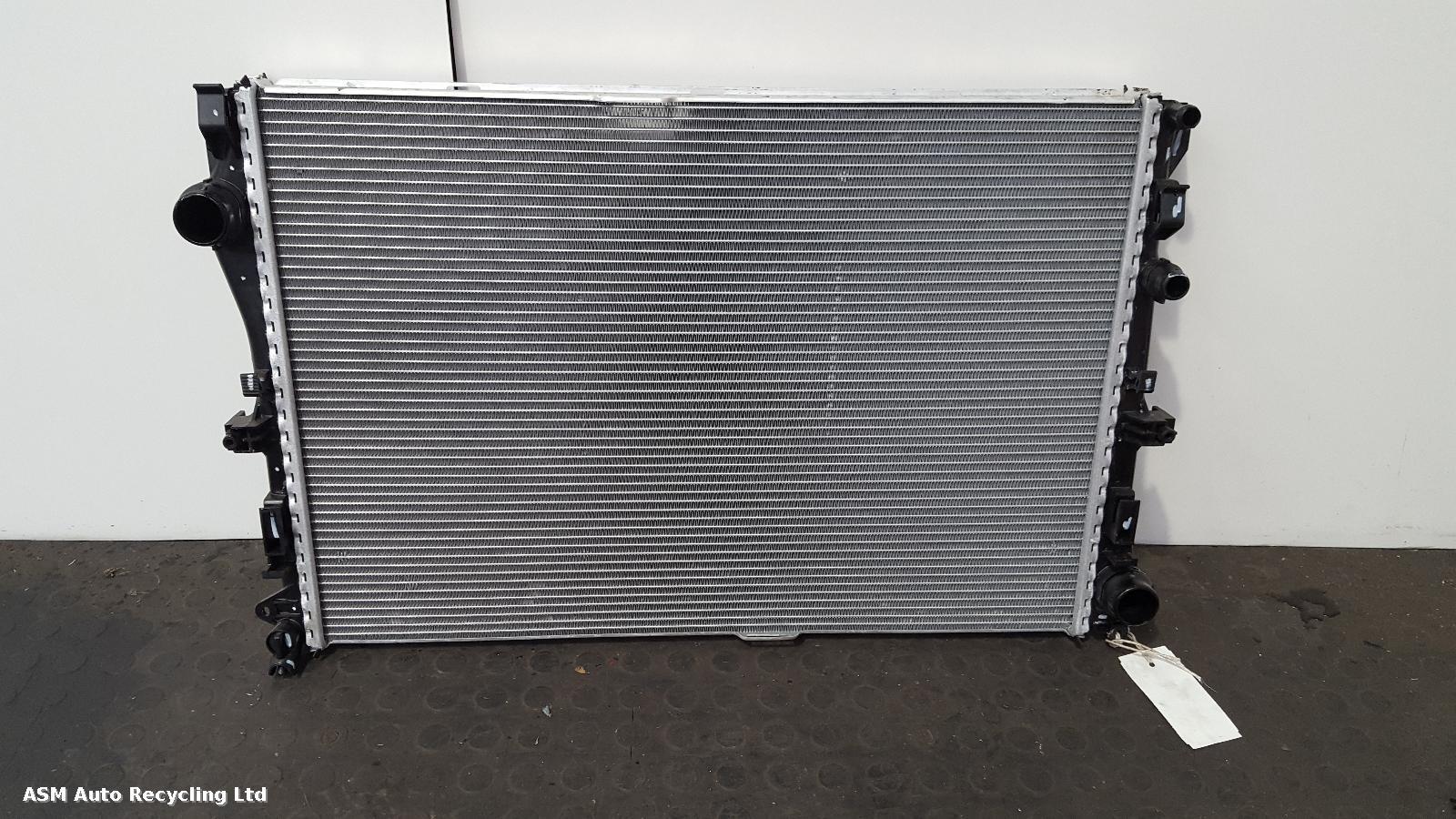 View Auto part Radiator Mercedes E Class 2021
