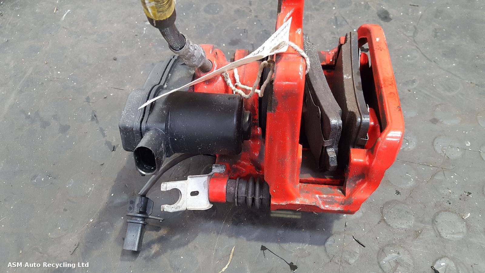 View Auto part Caliper Porsche Macan 2017