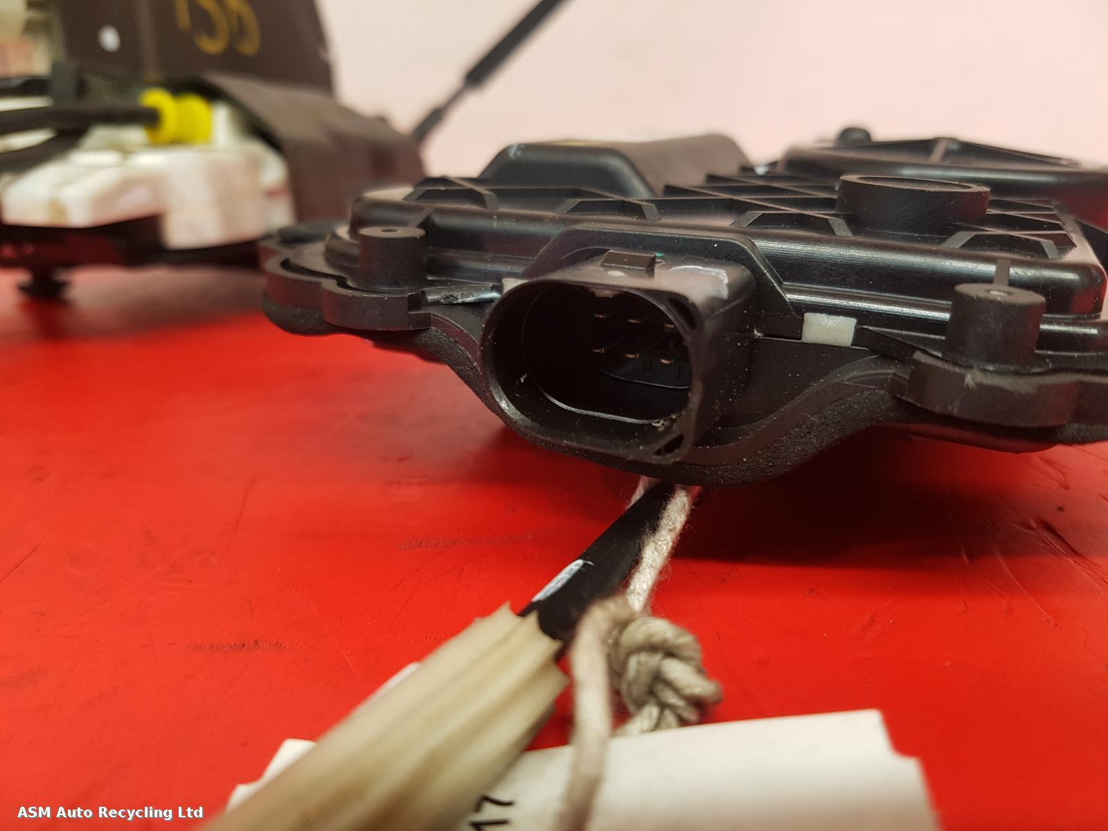 View Auto part Door Lock Assembly Bentley Flying Spur 2017