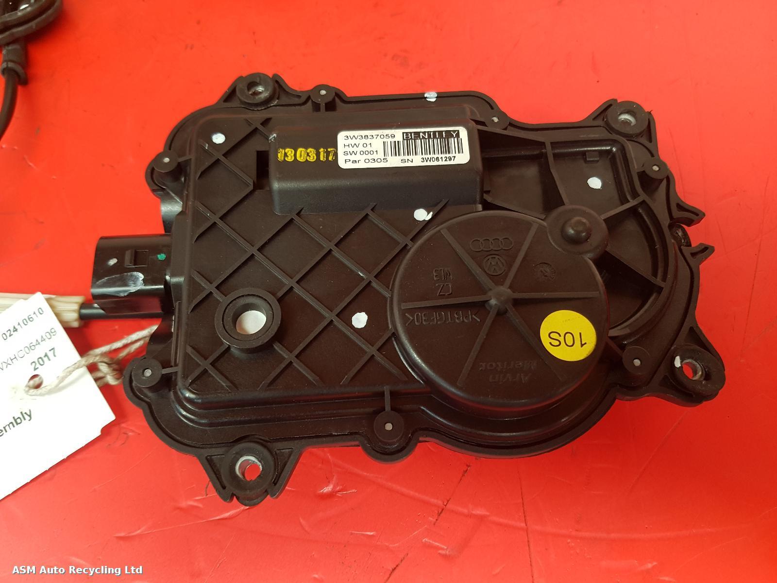 View Auto part Door Lock Assembly Bentley Flying Spur 2017