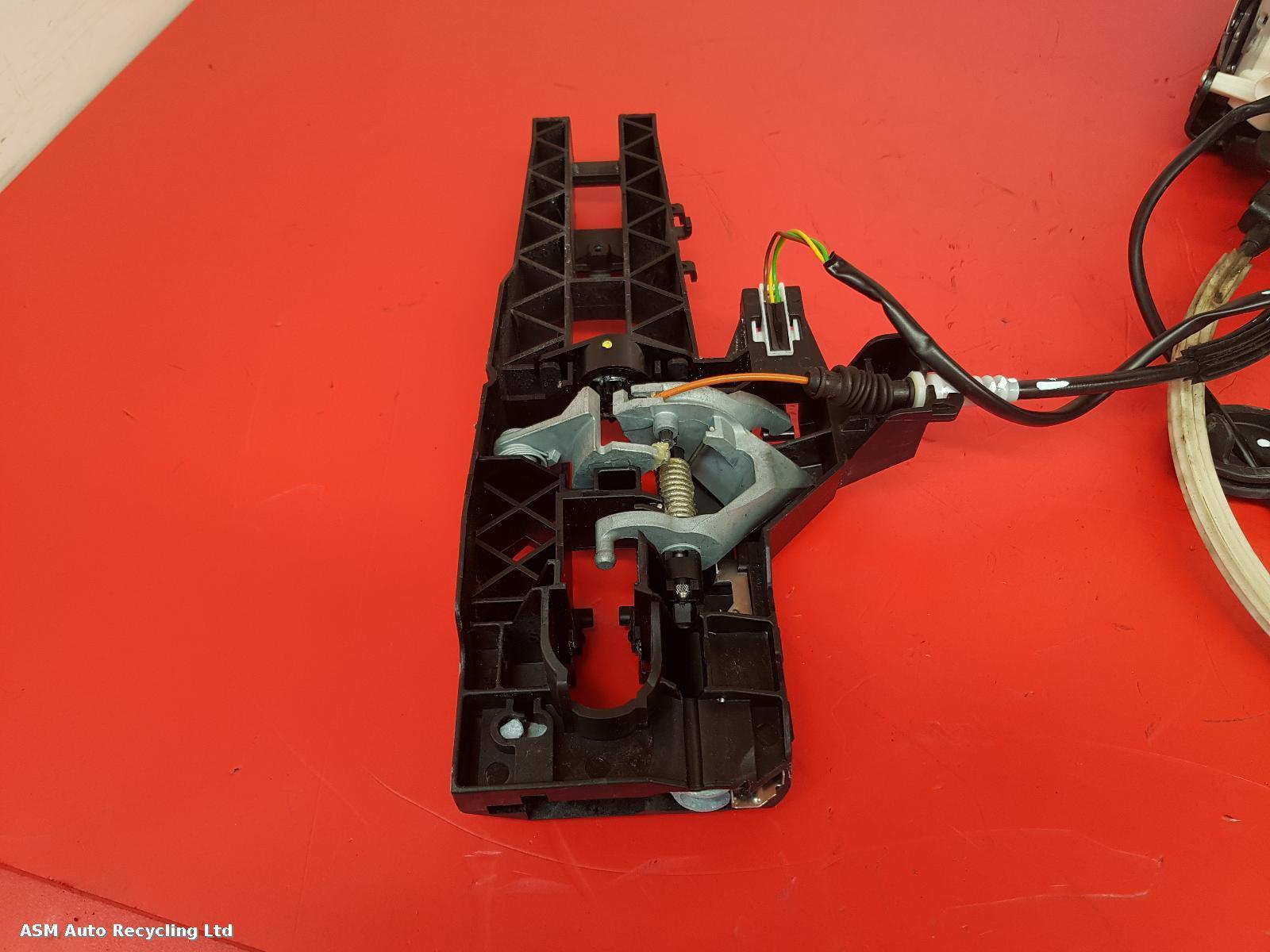 View Auto part Door Lock Assembly Bentley Flying Spur 2017