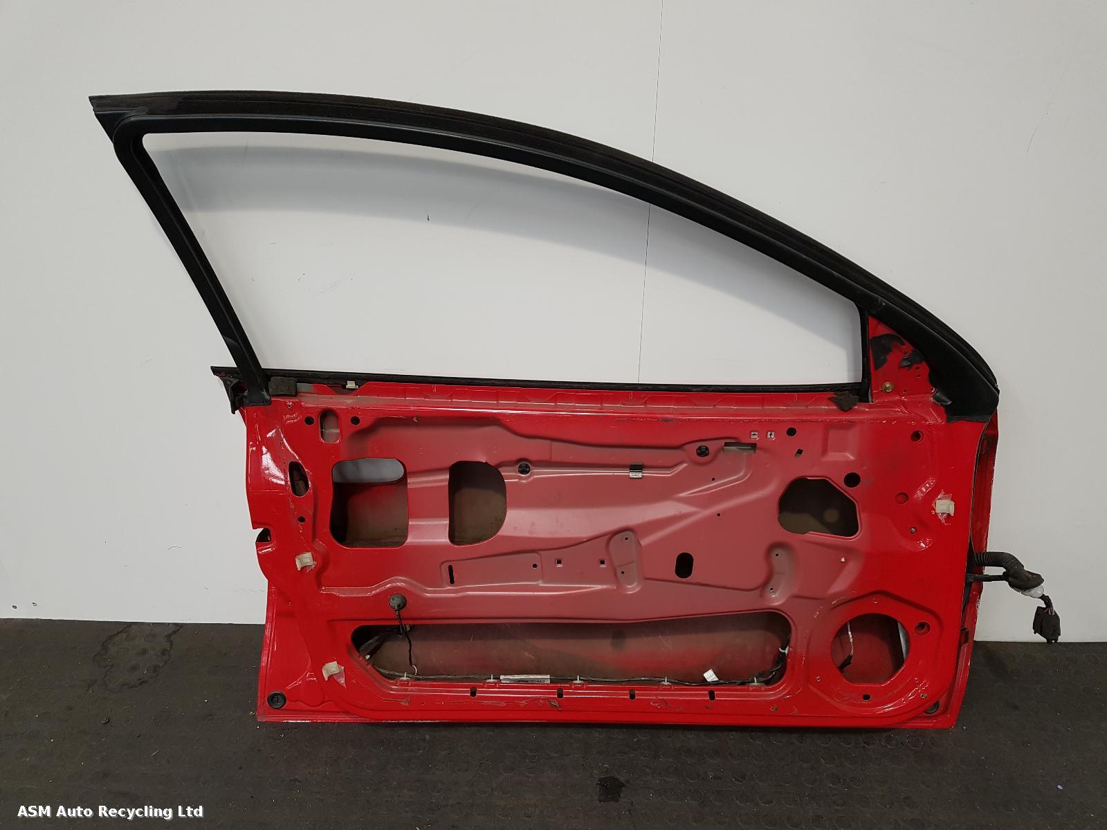View Auto part L Front Door Vauxhall Monaro 2005