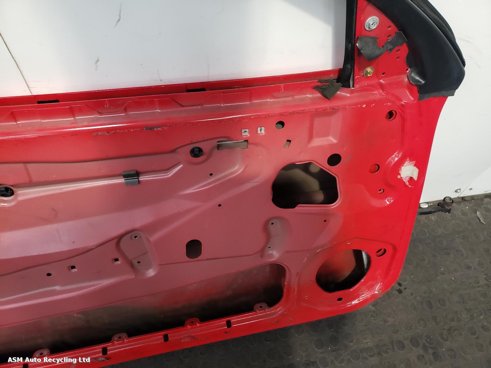 View Auto part L Front Door Vauxhall Monaro 2005