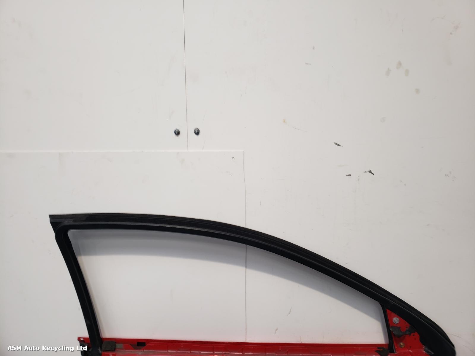 View Auto part L Front Door Vauxhall Monaro 2005
