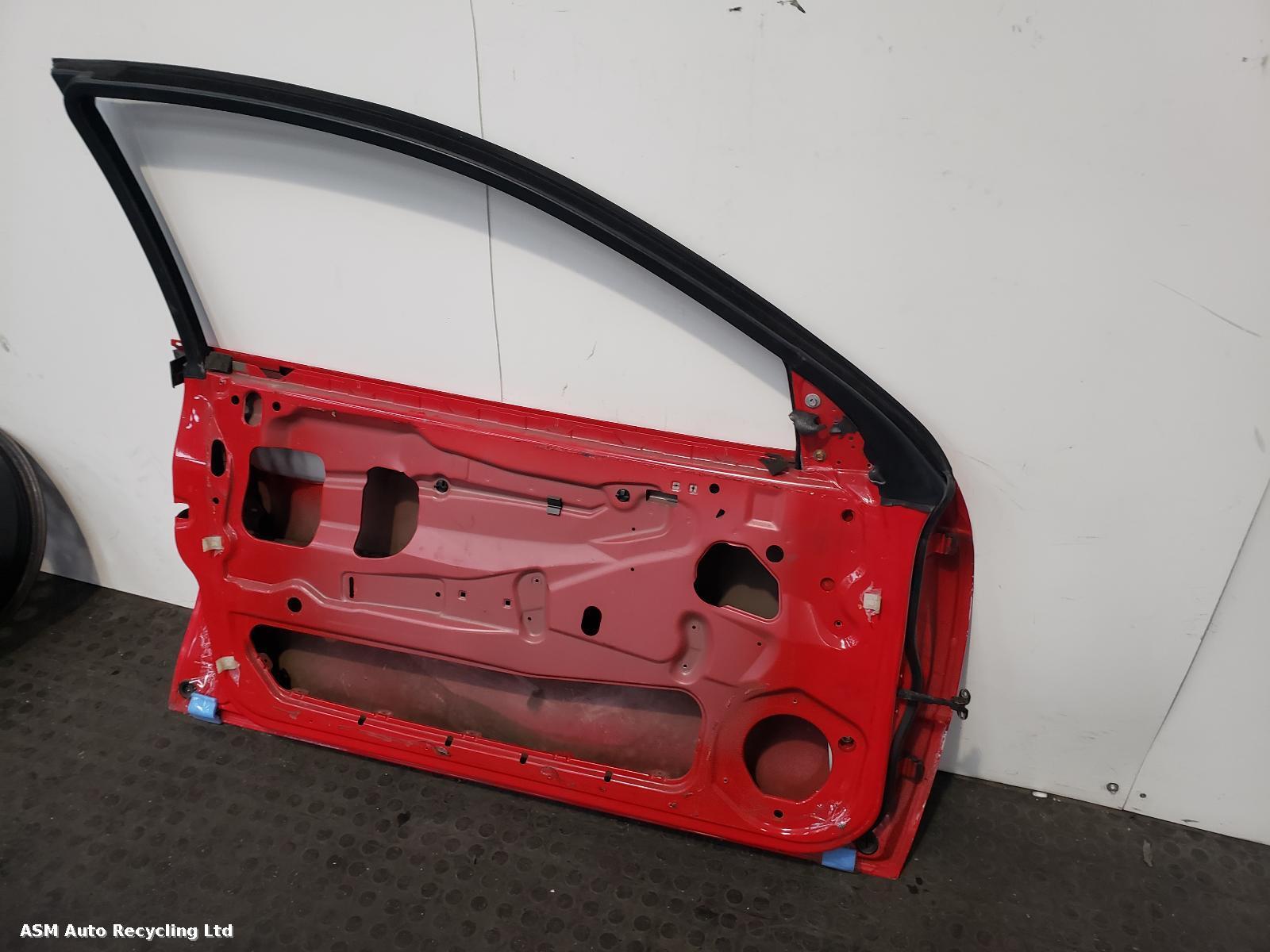 View Auto part L Front Door Vauxhall Monaro 2005