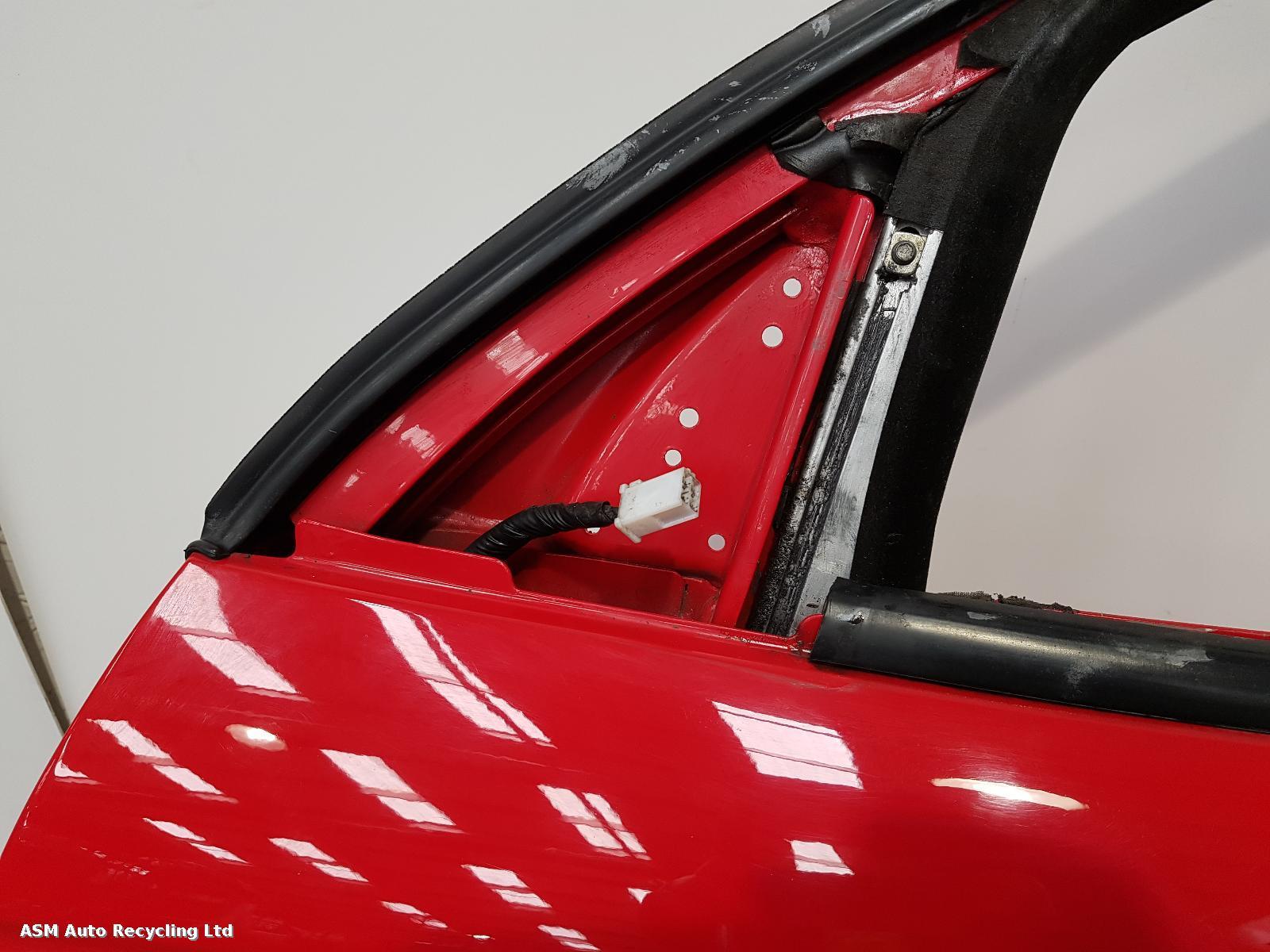 View Auto part L Front Door Vauxhall Monaro 2005
