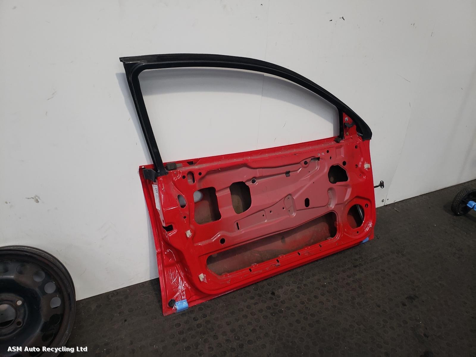 View Auto part L Front Door Vauxhall Monaro 2005
