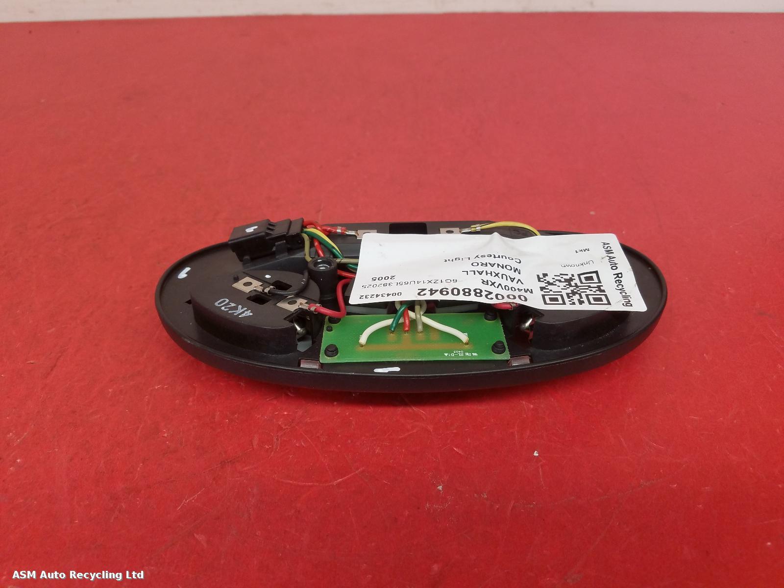 View Auto part Courtesy Light Vauxhall Monaro 2005