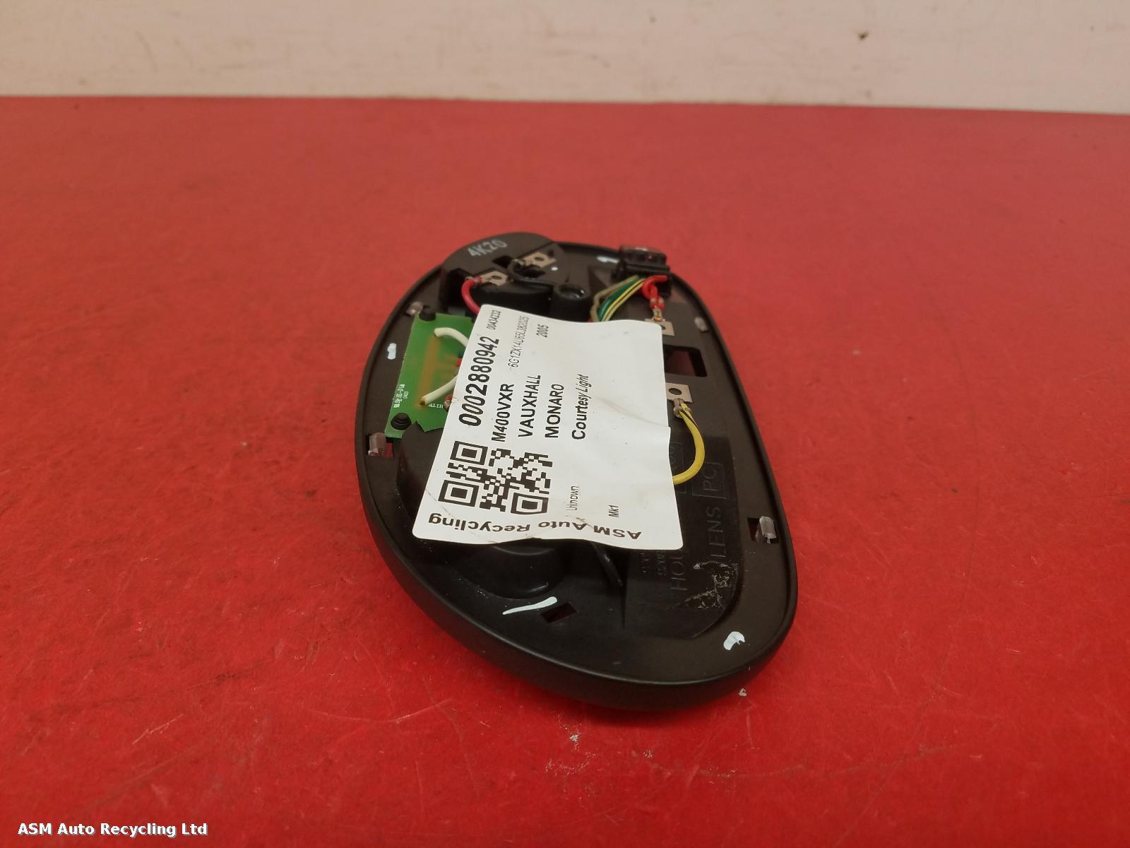 View Auto part Courtesy Light Vauxhall Monaro 2005