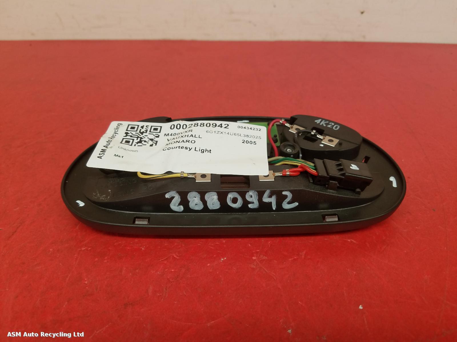 View Auto part Courtesy Light Vauxhall Monaro 2005