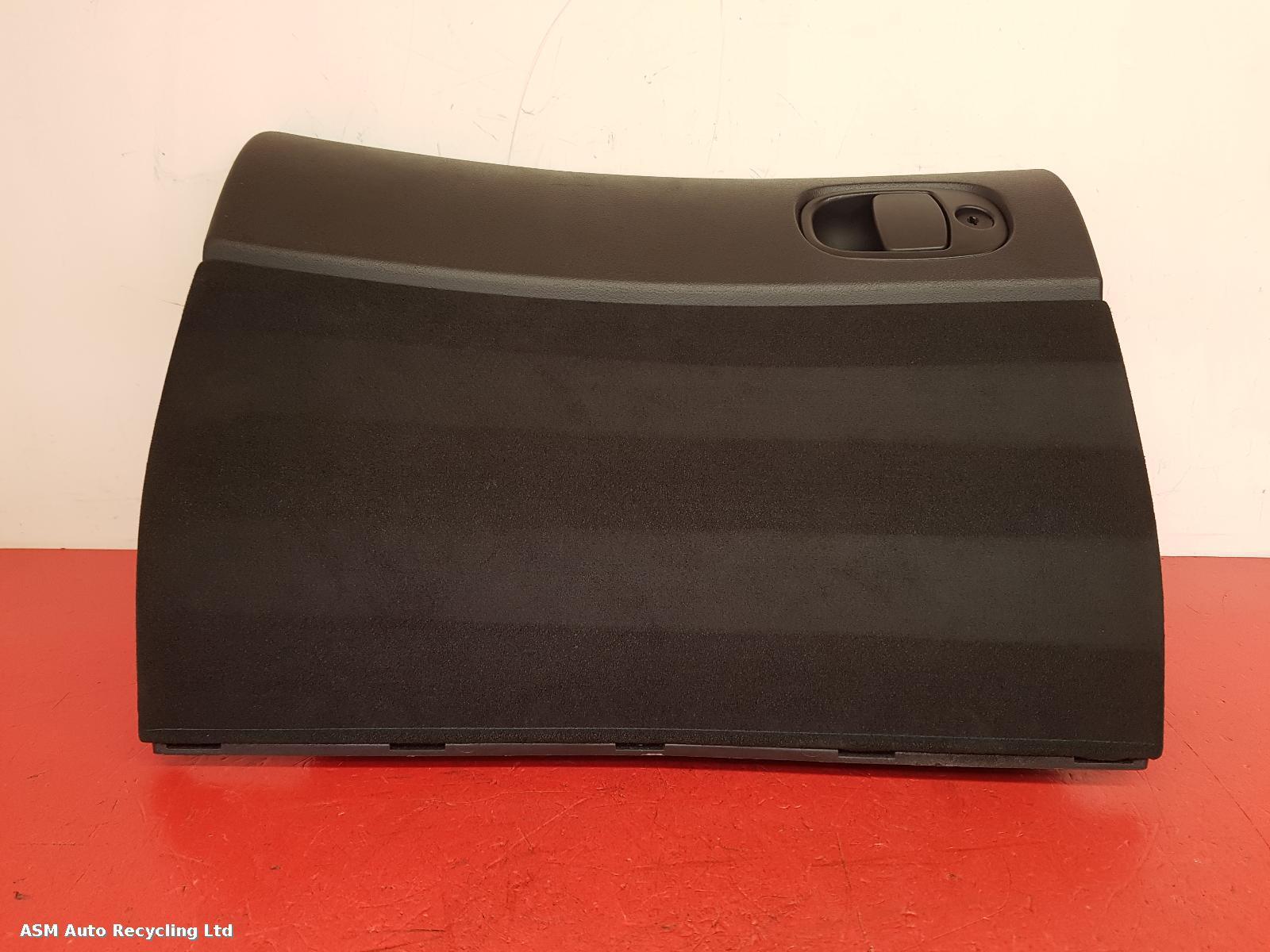 View Auto part Glove Box Vauxhall Monaro 2005