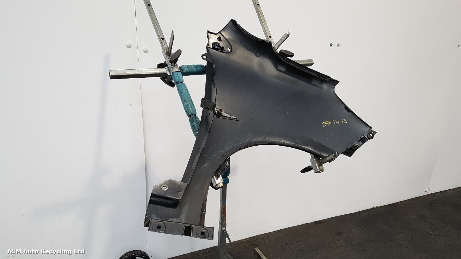 View Auto part L Wing Renault Wind 2010