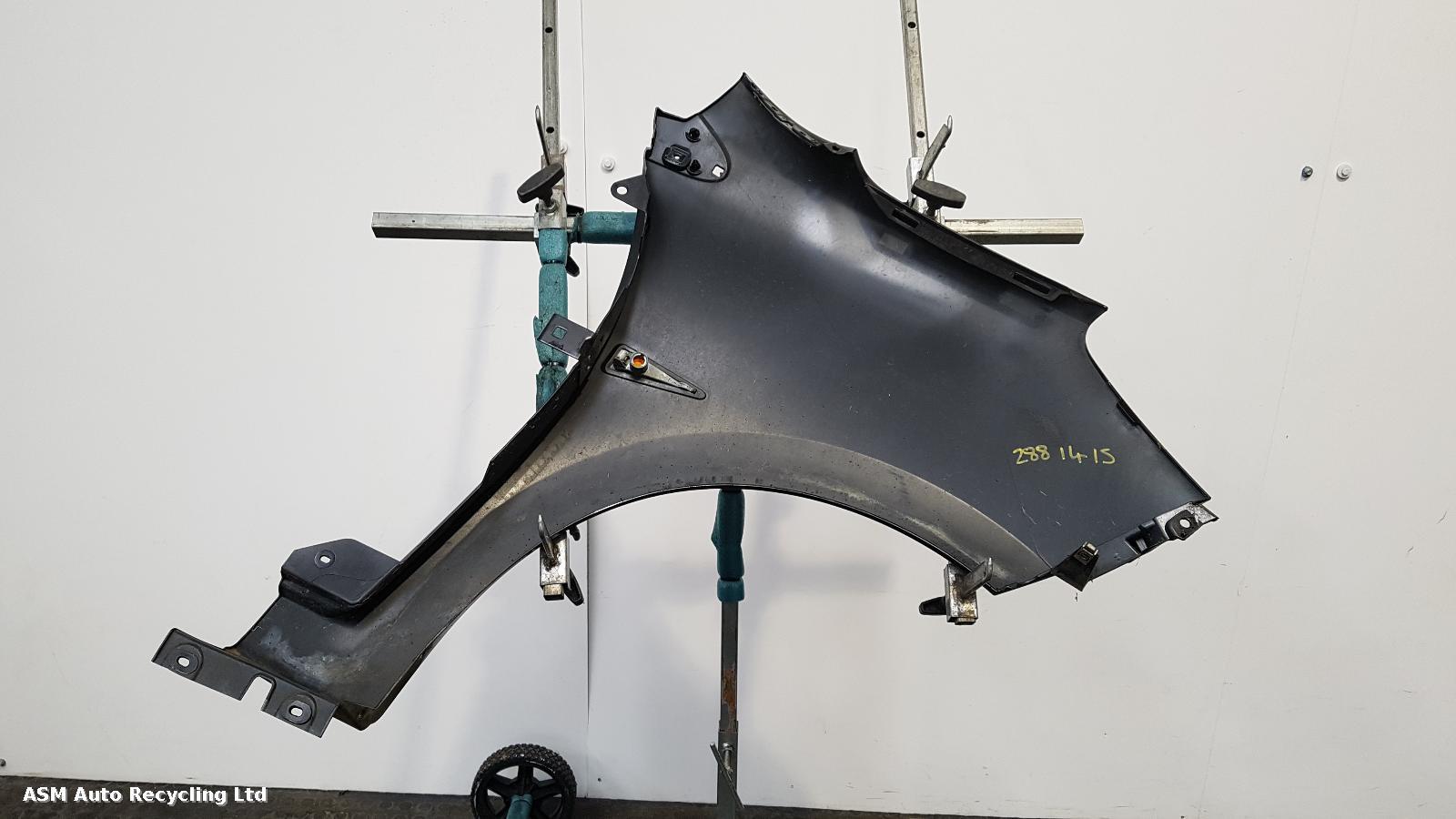 View Auto part L Wing Renault Wind 2010