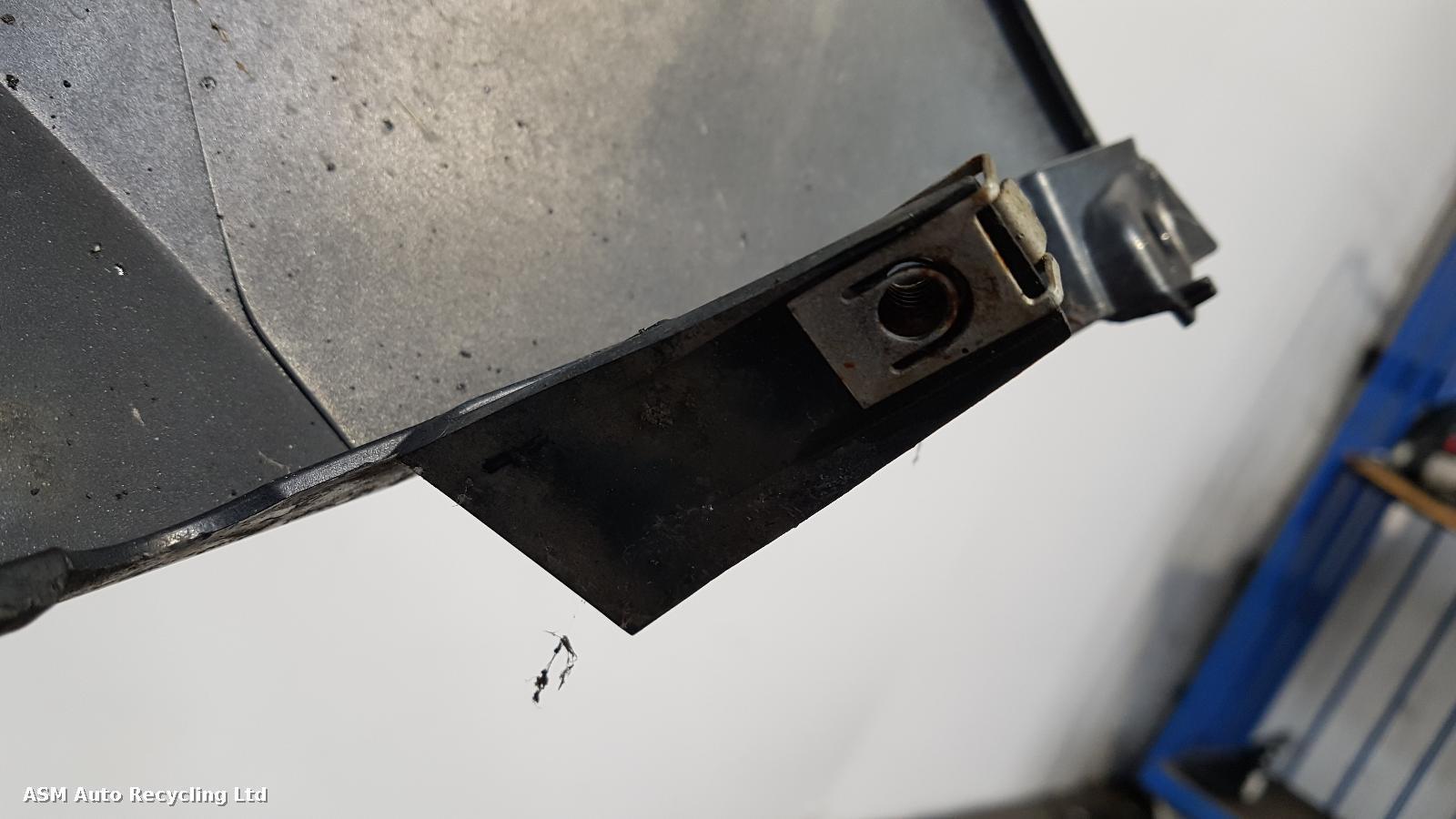 View Auto part L Wing Renault Wind 2010