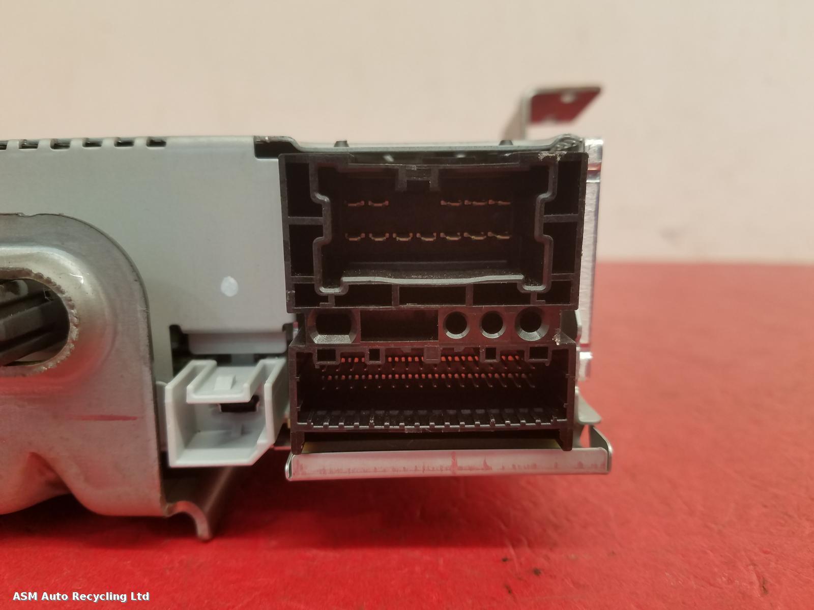 View Auto part Radio Display Renault Captur 2019
