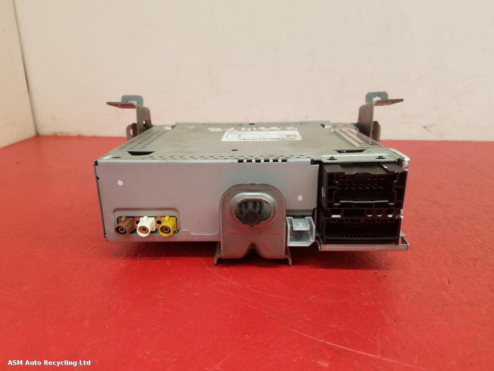 View Auto part Radio Display Renault Captur 2019