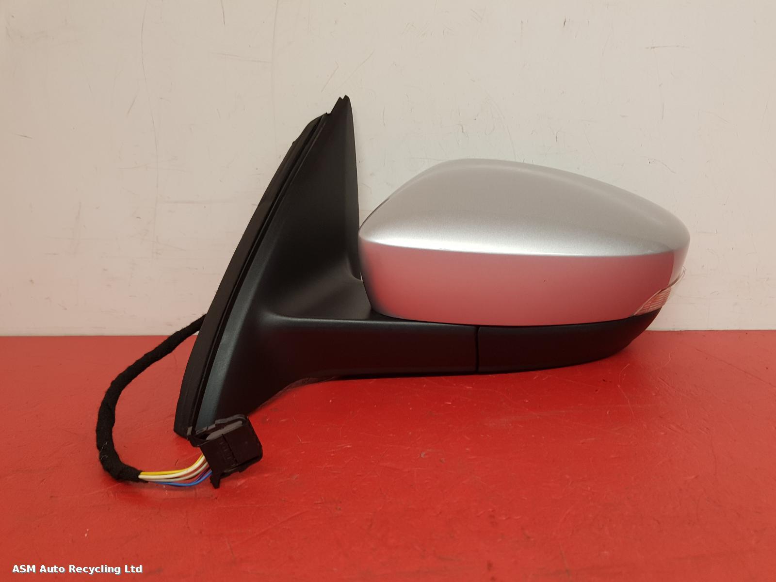 View Auto part L Door Mirror Seat Toledo 2017