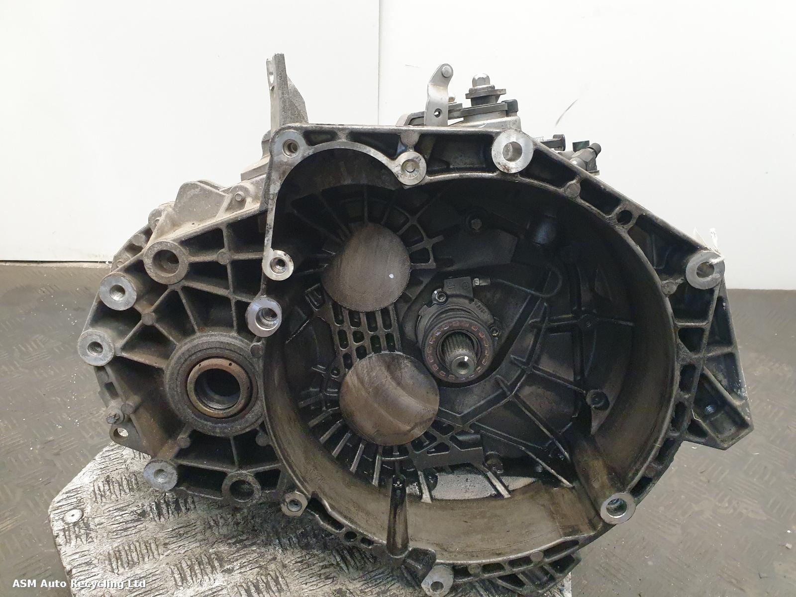View Auto part Gearbox Vauxhall Astra 2014