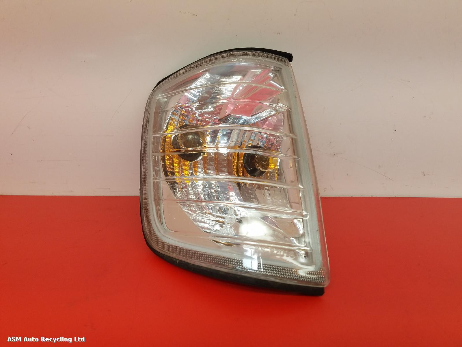 View Auto part R Indicator Light Mercedes E Class 1994