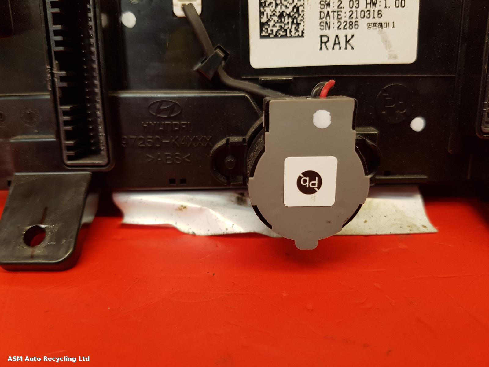 View Auto part Heater/AC Controller Hyundai Kona 2021