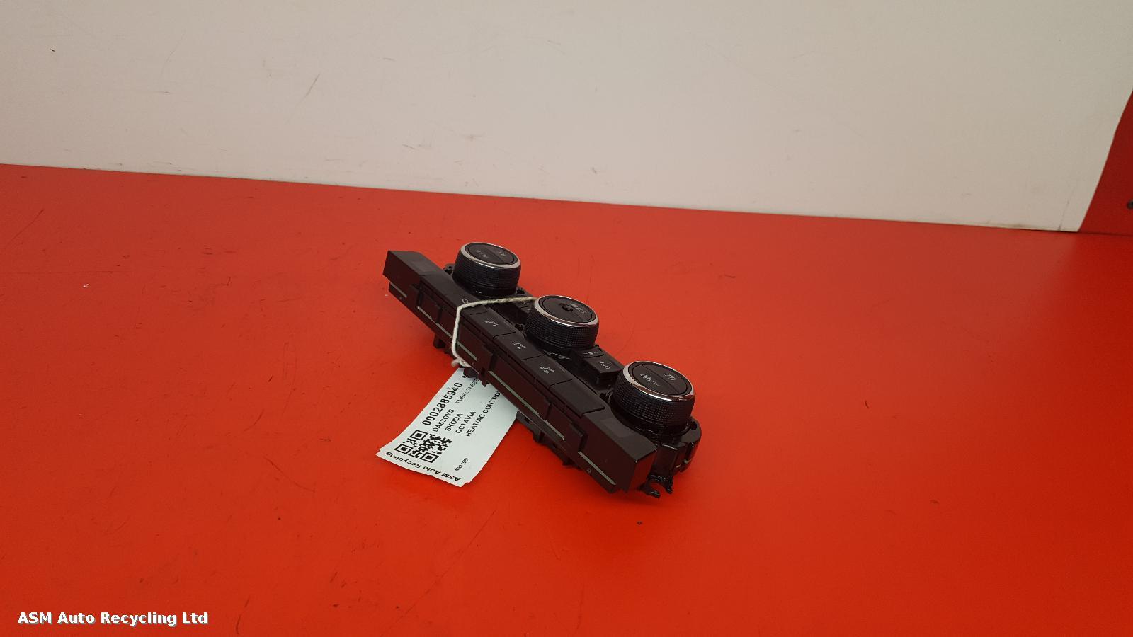 View Auto part Heater/AC Controller Skoda Octavia 2013