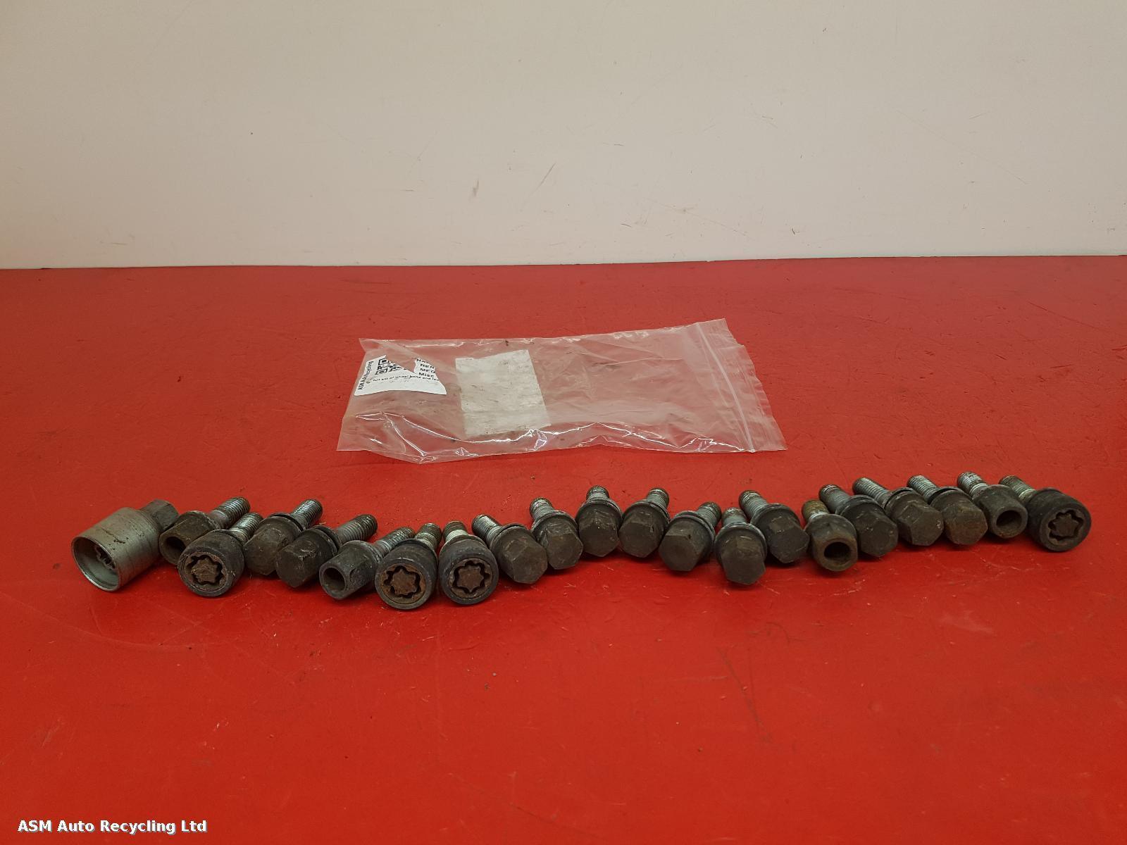 View Auto part Wheel Nut Renault Megane 2011