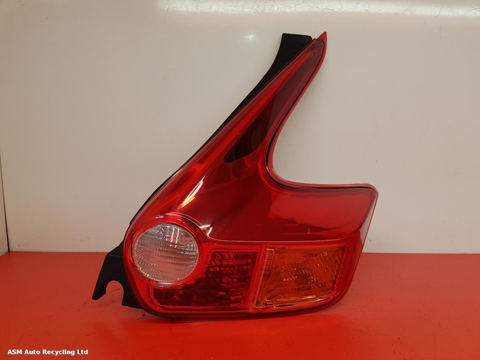 View Auto part R Taillight Nissan Juke 2013