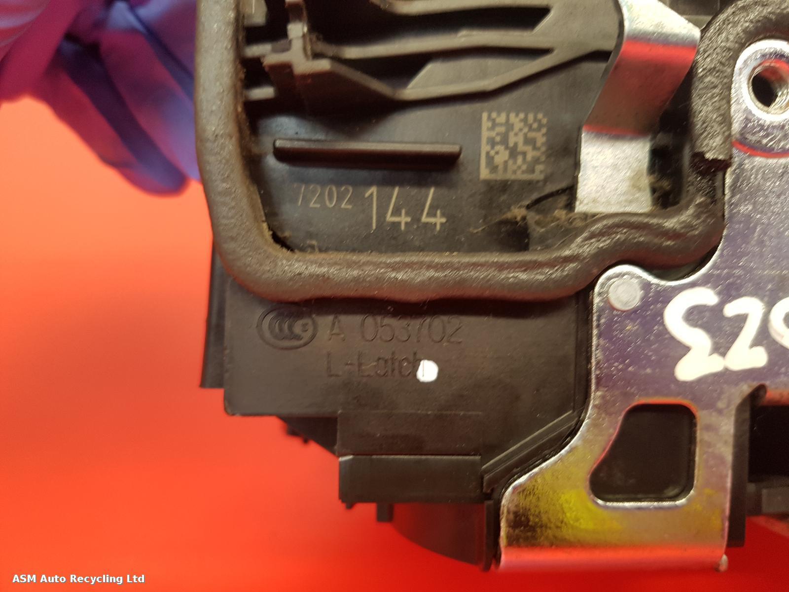 View Auto part Door Lock Assembly Bmw 1 Series 2010