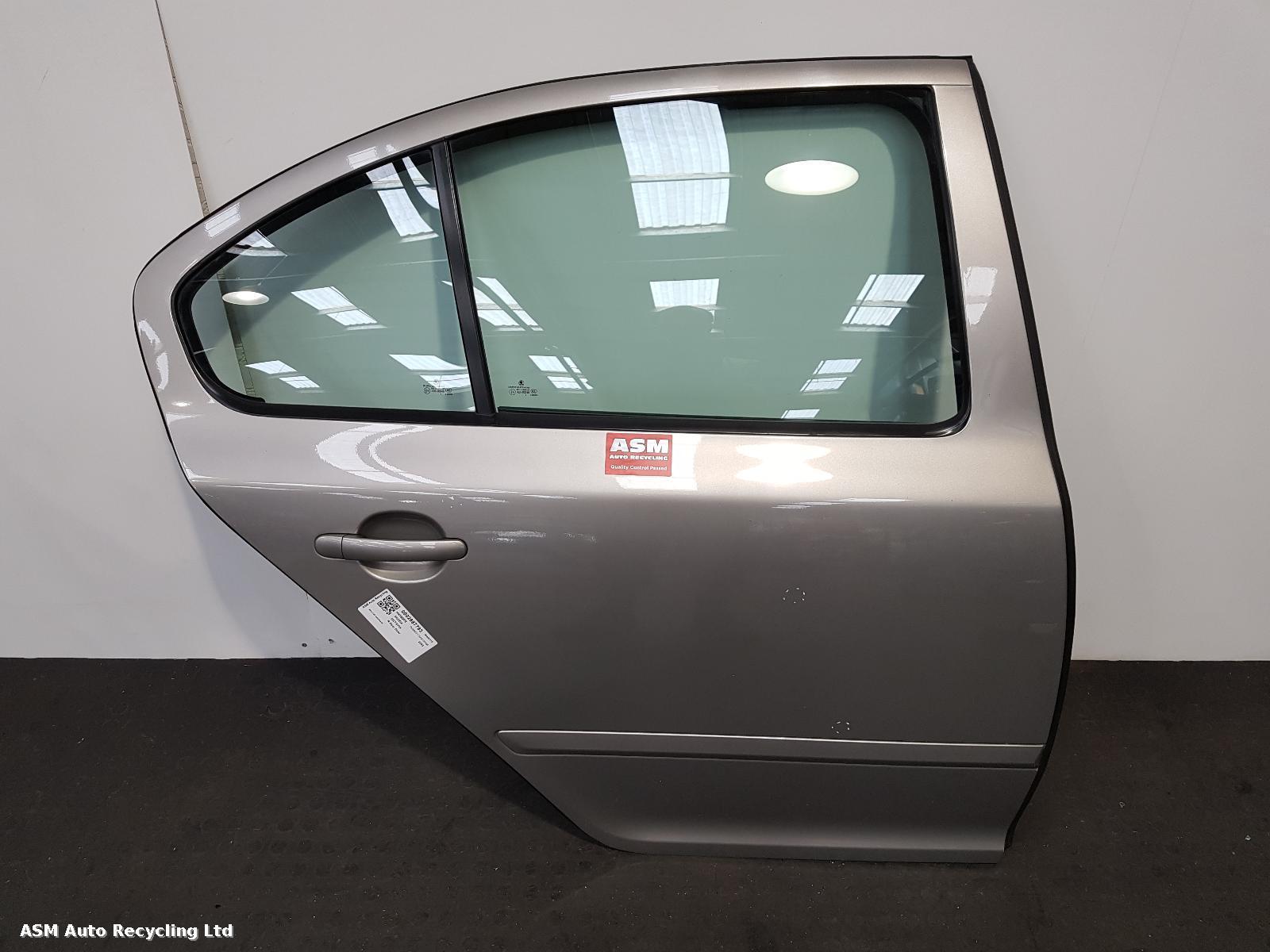 View Auto part R Rear Door Skoda Octavia 2009