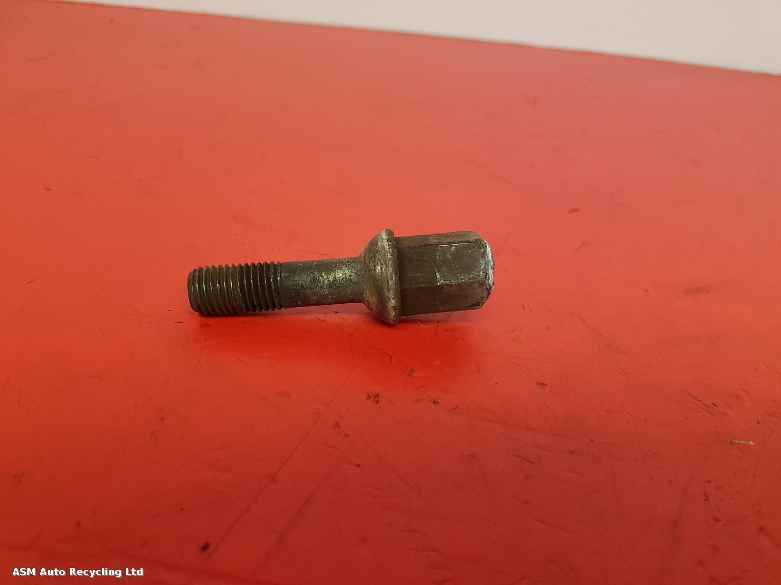 View Auto part Wheel Nut Mercedes 190 (201 Series) 1990