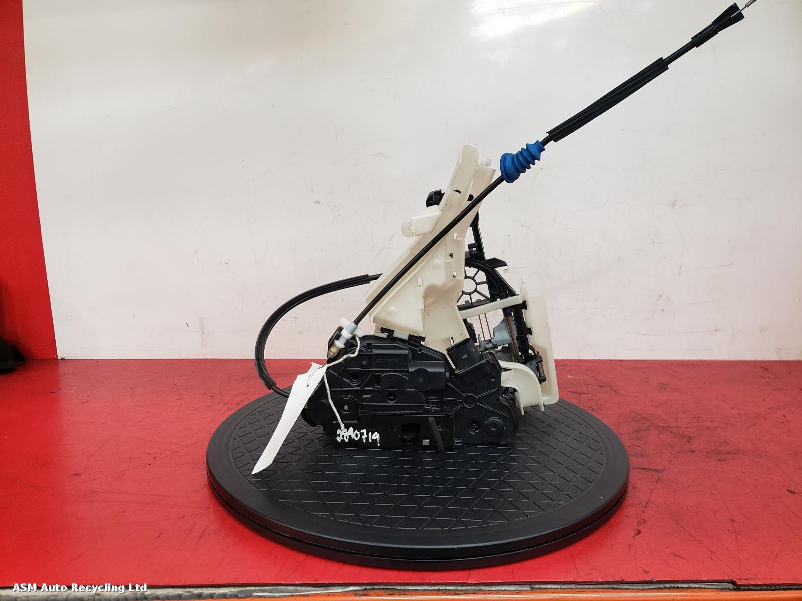 View Auto part Door Lock Assembly Volkswagen Passat Cc 2016