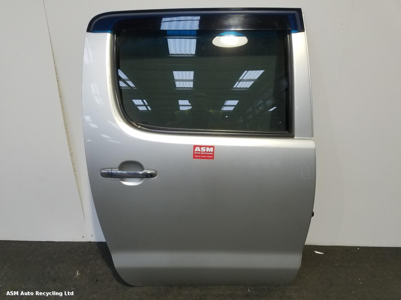 View Auto part R Rear Door Toyota Hilux 2014