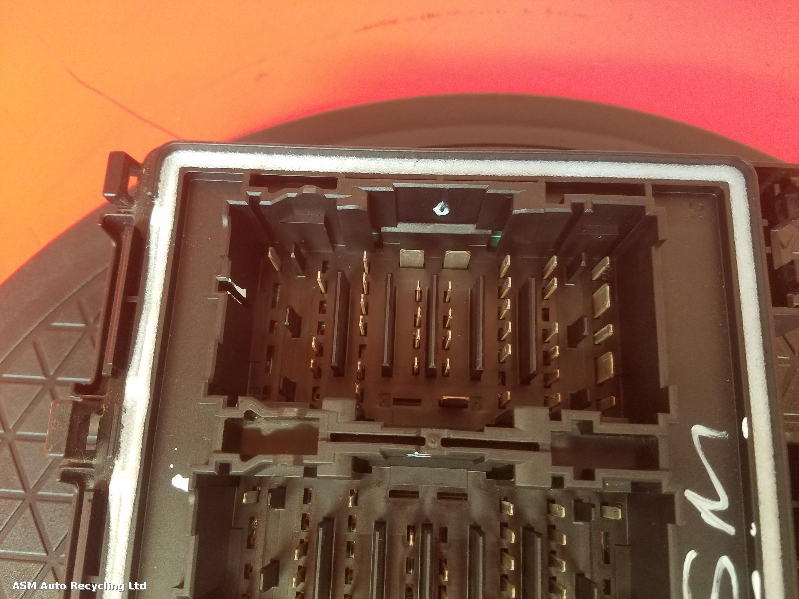 View Auto part Fuse Box Ford Fiesta 2018